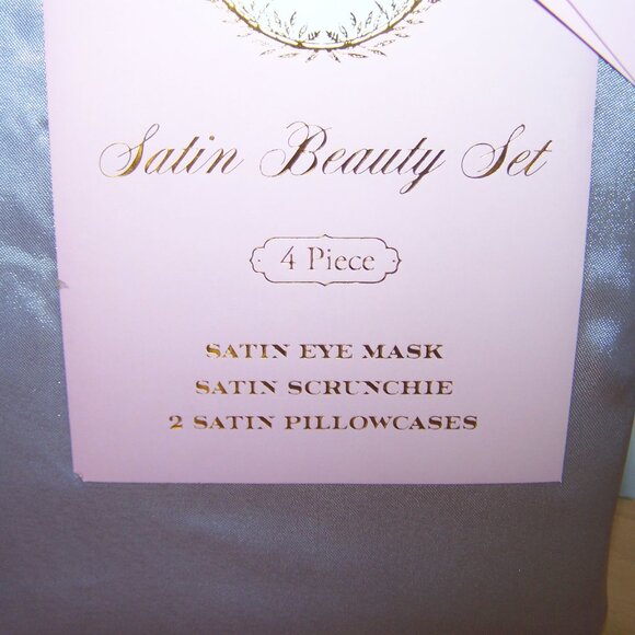 Maison Des Fleurs NWT 4pc Satin Beauty Set - Silver - Picture 2 of 3